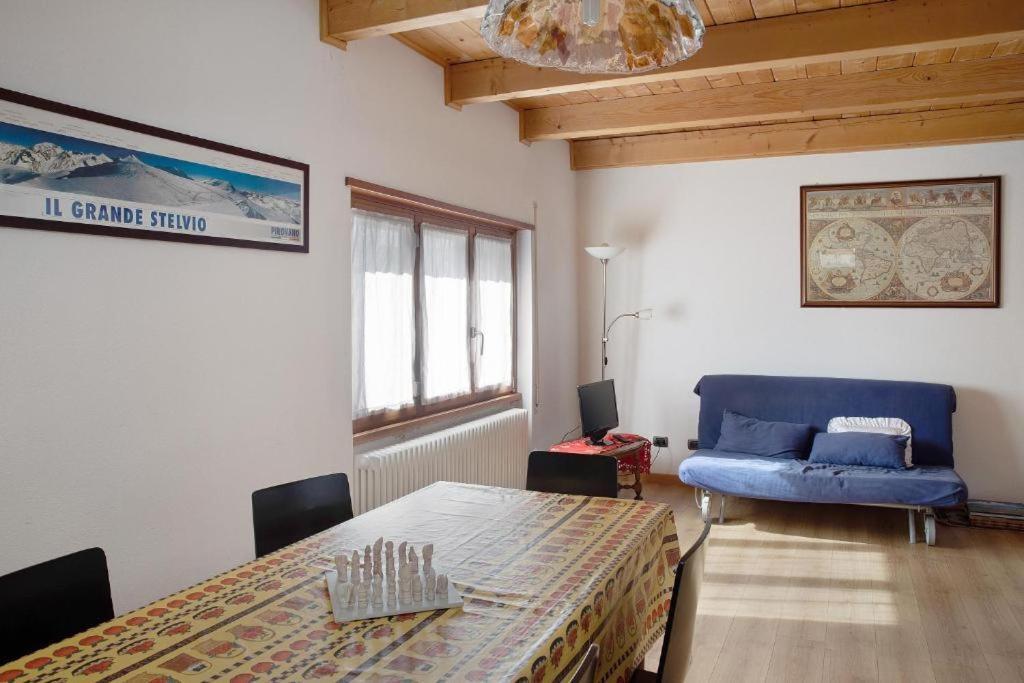 Atirano Villa Exteriör bild