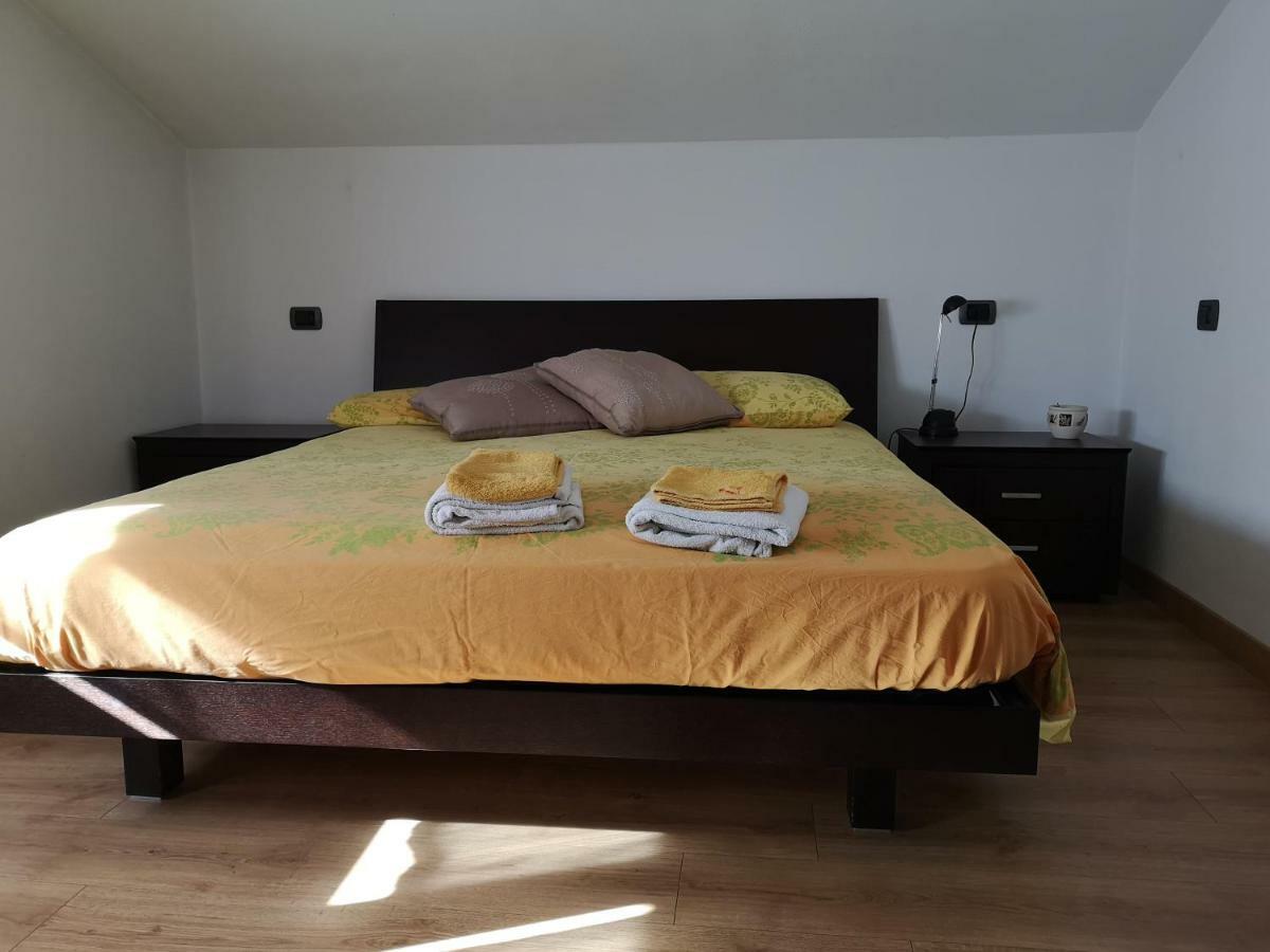 Atirano Villa Exteriör bild
