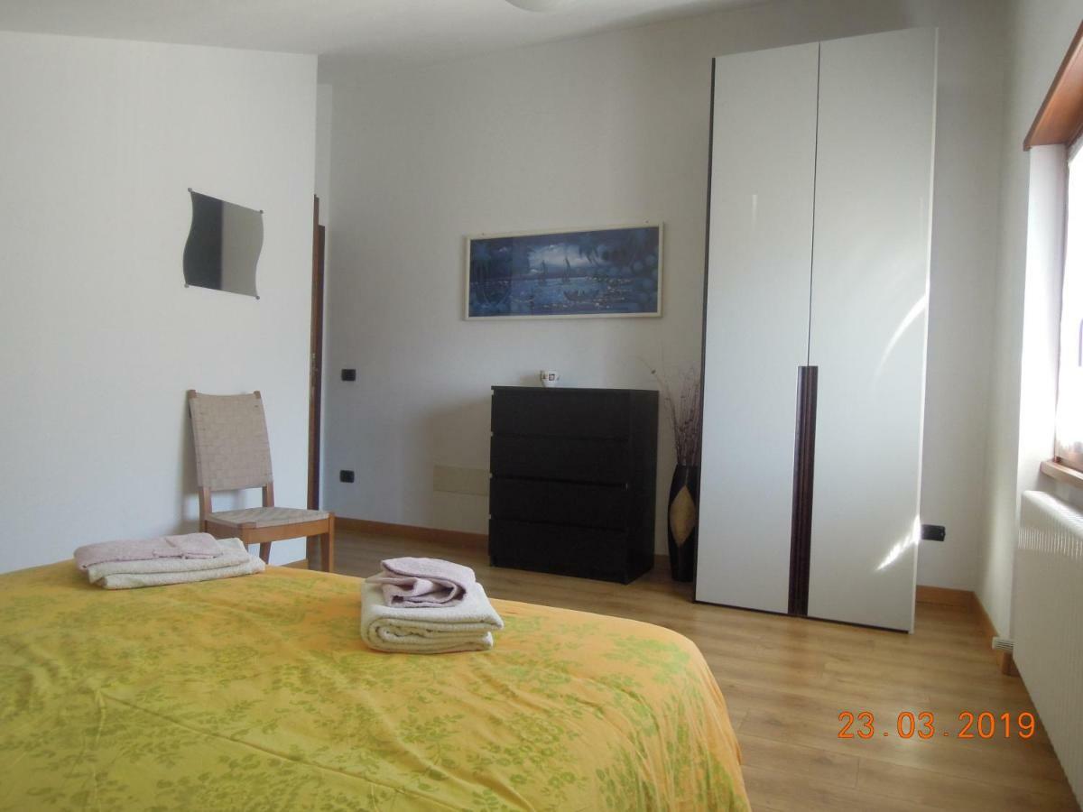 Atirano Villa Exteriör bild