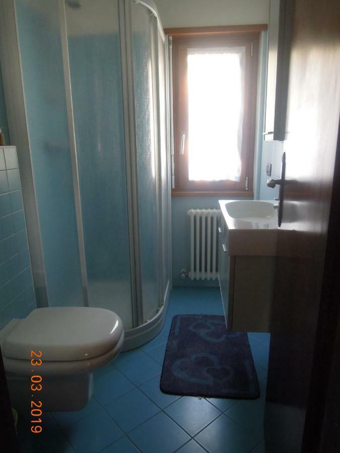 Atirano Villa Exteriör bild