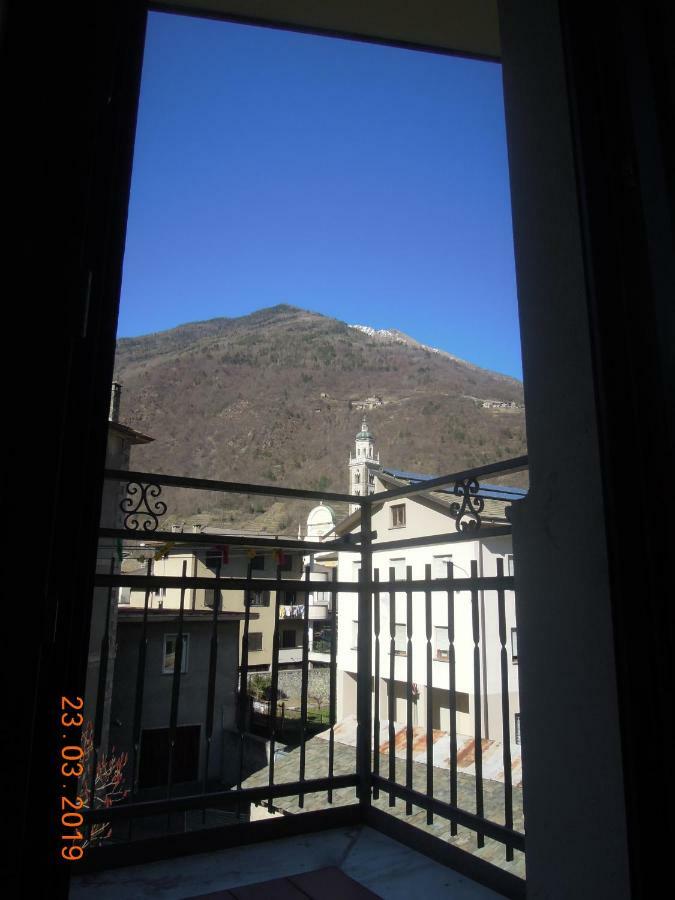 Atirano Villa Exteriör bild